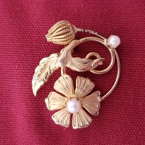 Vintage Floral & Pearl Brooch